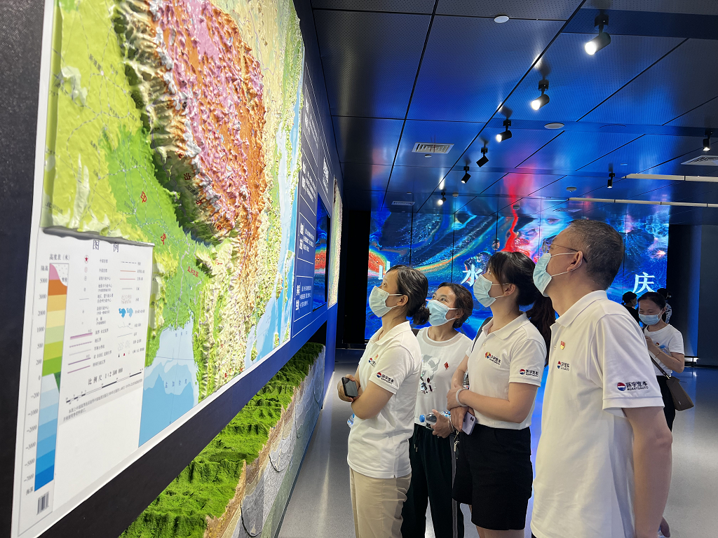 إعلان عن نشاطات حزب السيارات الوطنية 7