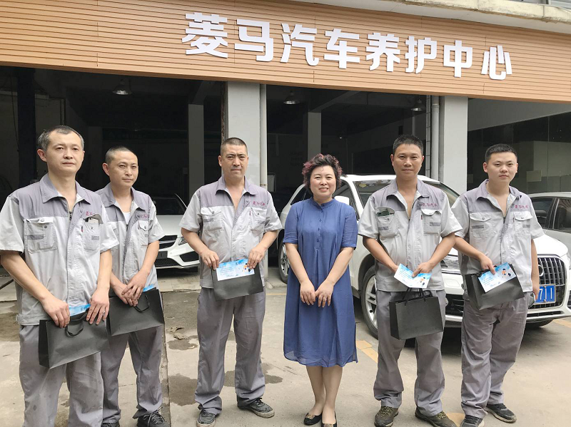 سيارات الاحتفال بيوم الأب