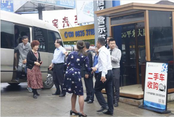 جمعية تداول السيارات الصينية مع ضيوف جمعيات صناعة السيارات في المقاطعات والبلديات لزيارة الفضاء البيئي