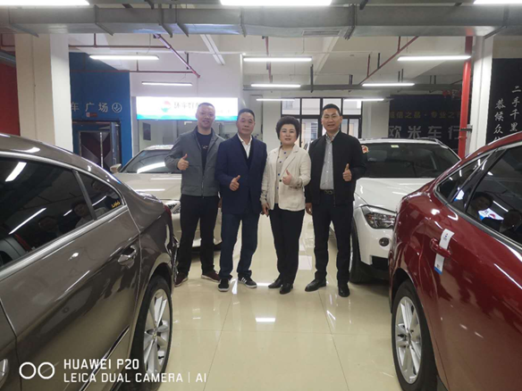 تهانينا حارة على افتتاح مركز السيارات!