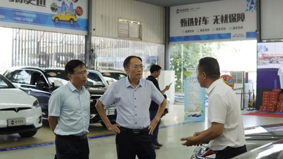 نرحب ترحيبًا حارًا باللجنة الدائمة للجنة الإقليمية لمنطقة بانان وقادة إدارة الجبهة الموحدة للمقاطعة في زيارة التوجيه!