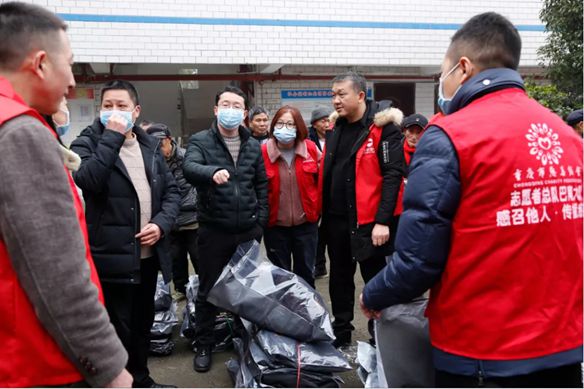 (ساعد على تنشيط الريف وتوفير الدفء لكبار السن) - السيارات المحيطة بالنفع العام