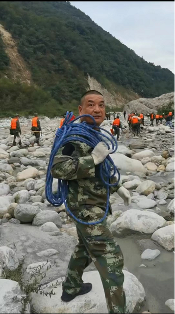 نتمنى للجبال والنهر الوطني السلام، والشعب سليم - ذكريات قدامى المحاربين في السيارات المحيطية يو الزلزال!