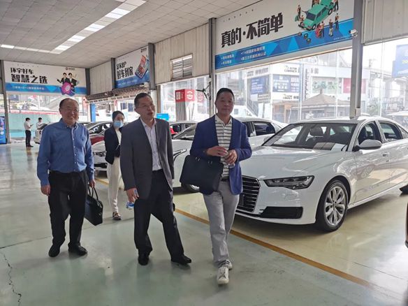 أرحب بحرارة بمدير منطقة بانان للمؤتمر الاستشاري السياسي وو جينبينغ في زيارة العمل المحيطي