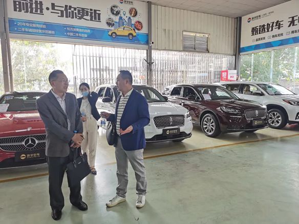 أرحب بحرارة بمدير منطقة بانان للمؤتمر الاستشاري السياسي وو جينبينغ في زيارة العمل المحيطي