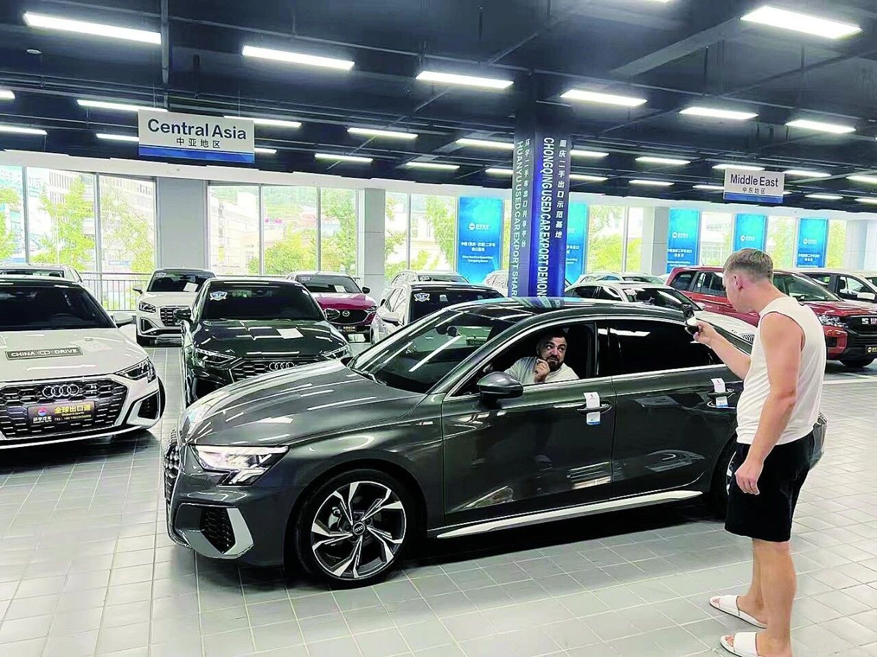 وراء تصدير السيارات المستعملة في تشونغتشينج: زيادة كبيرة في المبيعات بنسبة 70٪ ، ولكن تجار السيارات في الانخفاض!ما السبب؟