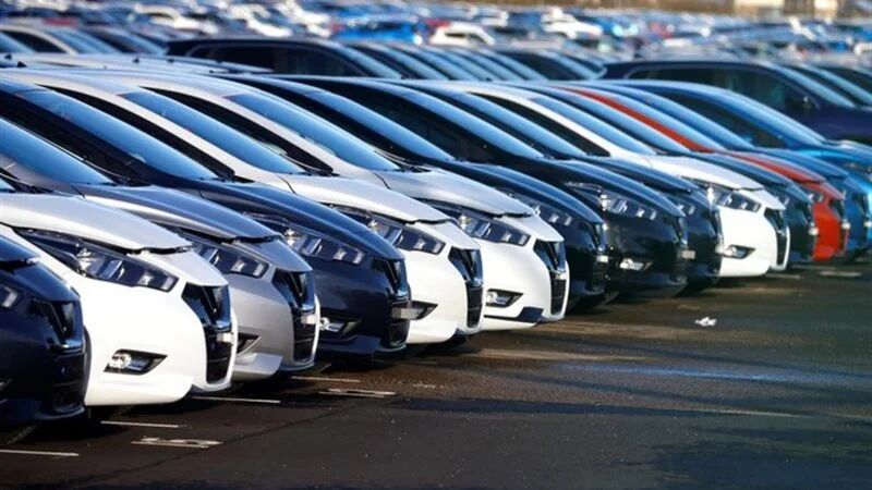 من 5.5 مليون دولار إلى 72 دولار: لماذا توقف إعادة تصدير السيارات من كازاخستان إلى روسيا فجأة؟