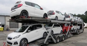 الواردات الشخصية تدعم سوق السيارات الجزائرية: 54400 سيارة مستعملة + 42000 سيارة جديدة خلال ثلاث سنوات ، هذا العام قد يواجه نقطة تحول تنظيمية